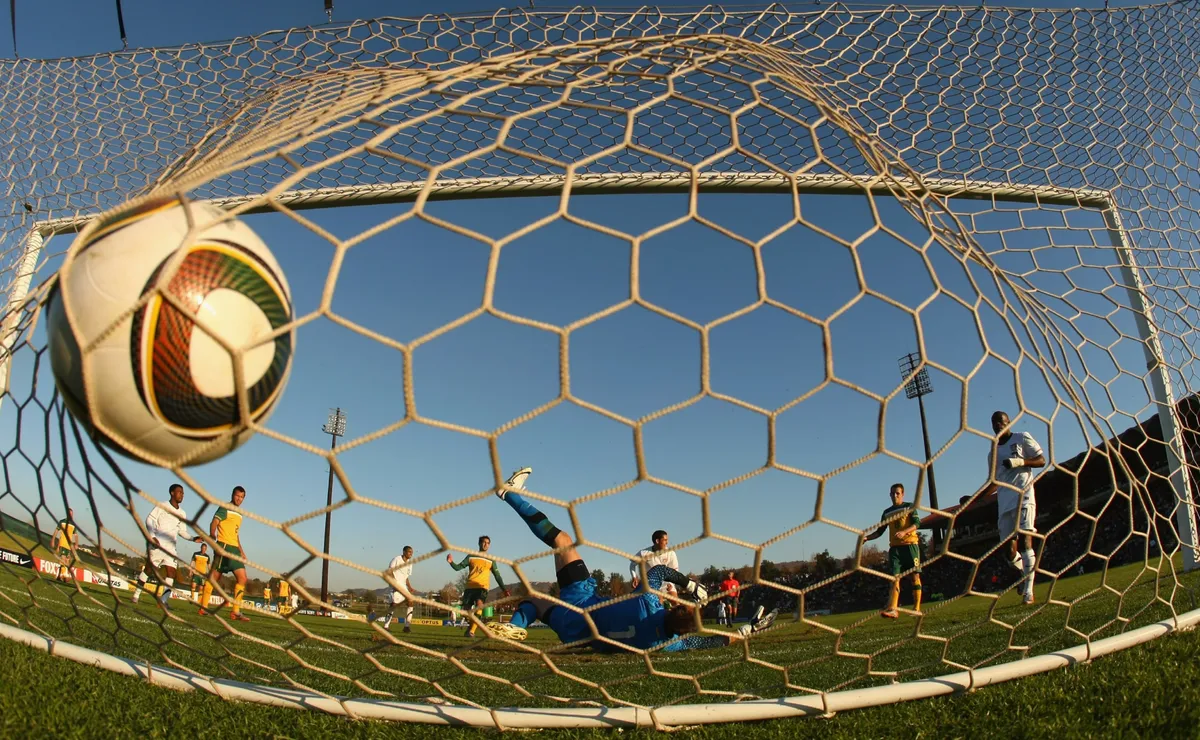 ما هو الرقم القياسي لأكبر عدد من الأهداف المسجلة في مباراة بكأس العالم من قبل فريق واحد؟