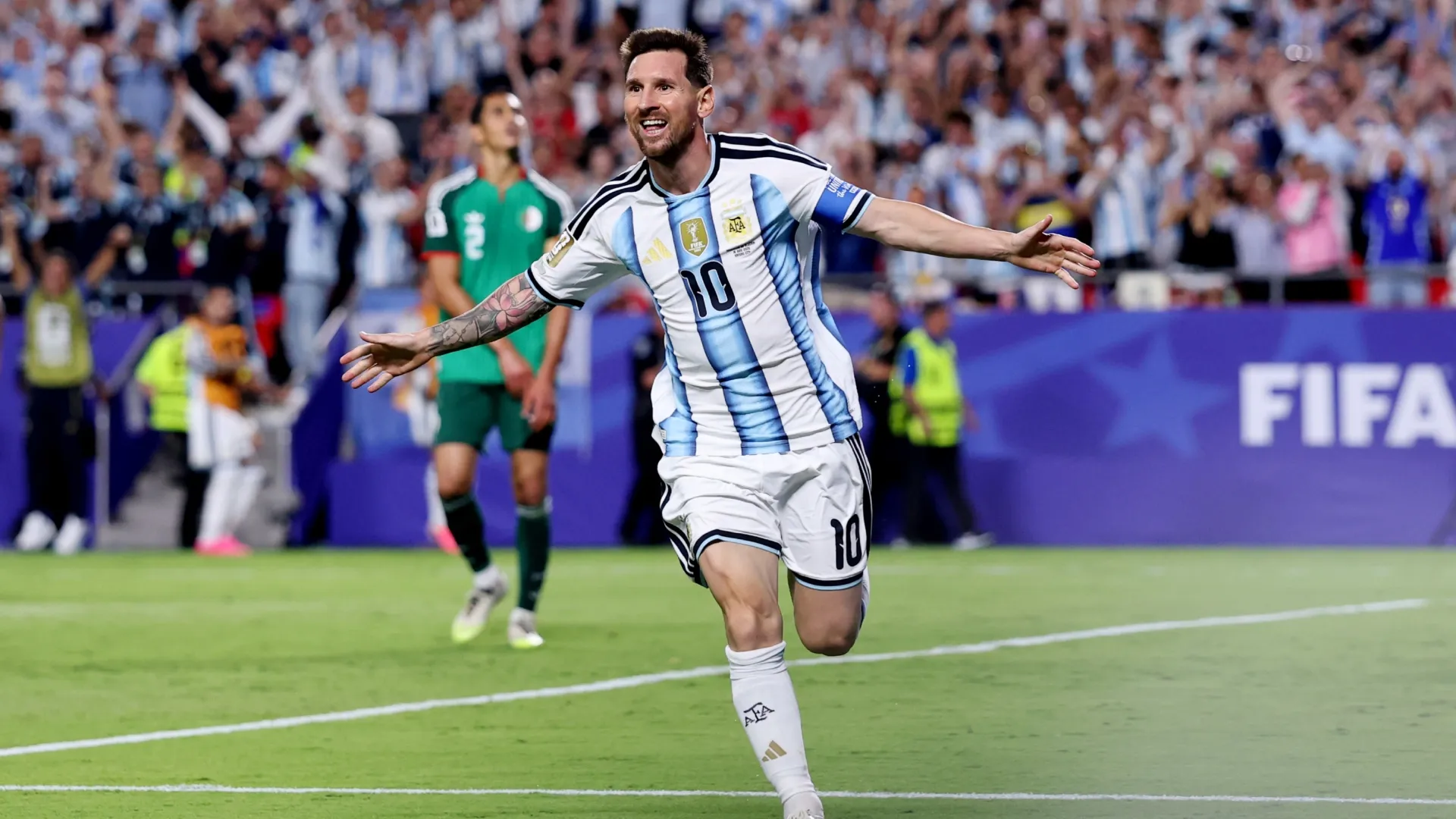 Lionel Messi #10 of Argentina celebrating.