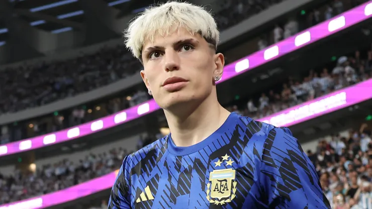 Alejandro Garnacho of Argentina walks into the pitch