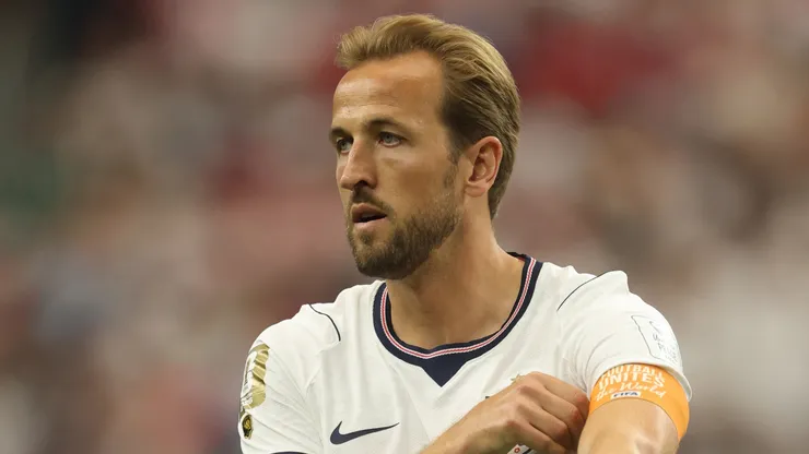 Harry Kane #9 of England.