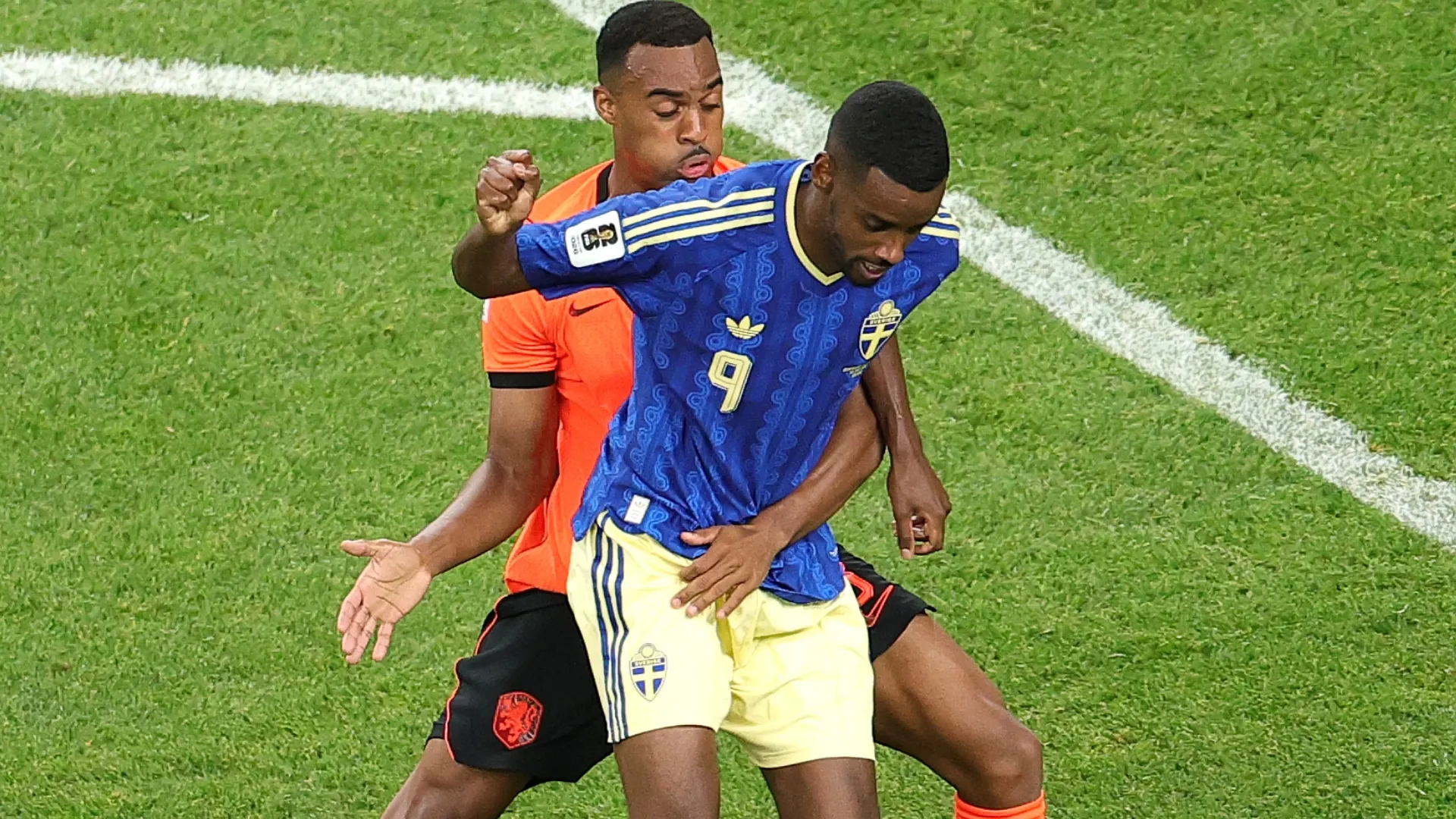 The Netherlands easily beat Sweden to lead the group (Alex Slitz/Getty Images)