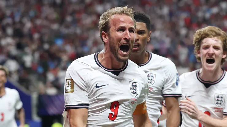 Harry Kane #9 of England celebrating.