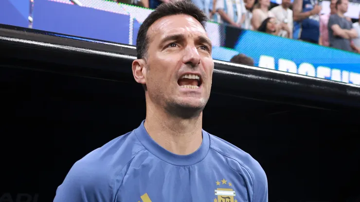 Lionel Scaloni, Head Coach of Argentina, sings the national anthem.