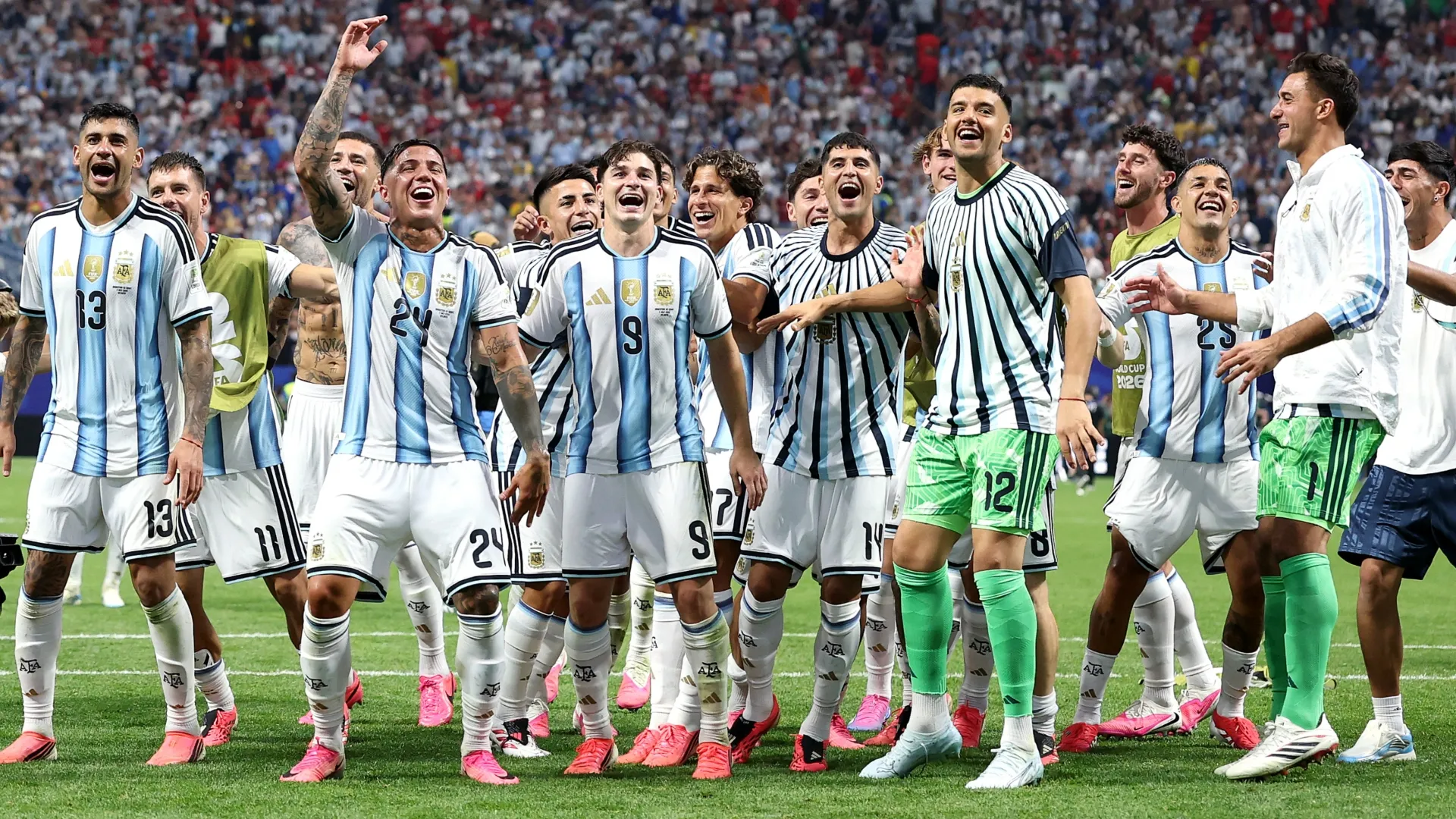 Players of Argentina applaud fans after the team's 3-2 victory.