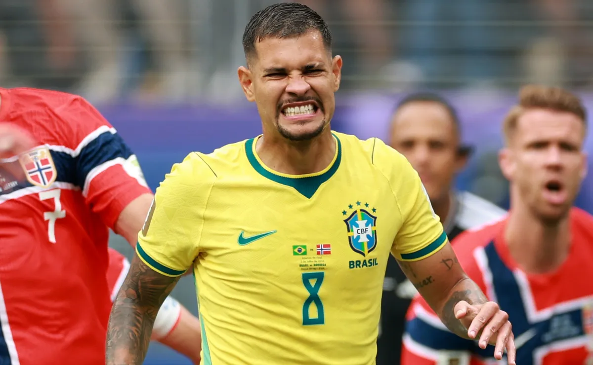يقول برونو غيمارايش بعد خروج البرازيل من كأس العالم أمام النرويج: “كرة القدم هي الآن السبب وراء أكبر ألم في حياتي”. يقول برونو غيمارايش بعد خروج البرازيل من كأس العالم أمام النرويج: “كرة القدم هي الآن السبب وراء أكبر ألم في حياتي”.