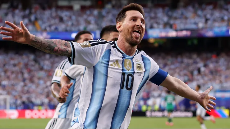 Lionel Messi #10 of Argentina celebrating.
