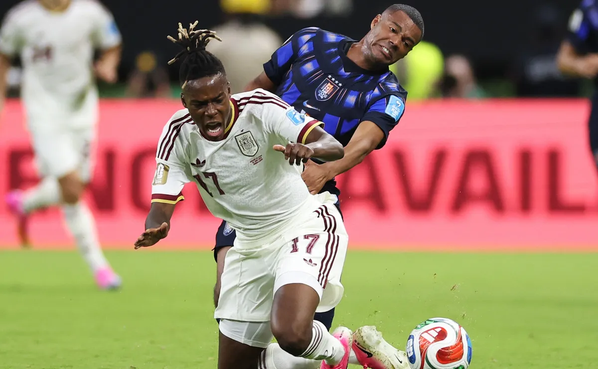 Why isn't Nico Williams starting for Spain against Belgium at the 2026 World Cup?