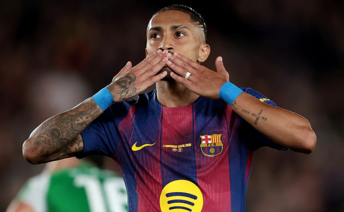 مستقبل رافينيا في نادي برشلونة تناوله الرئيس جوان لابورتا بعد توقيع كريم أديمي مستقبل رافينيا في نادي برشلونة تناوله الرئيس جوان لابورتا بعد توقيع كريم أديمي