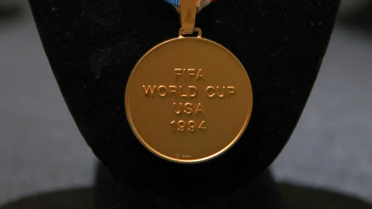 The best three teams get medals