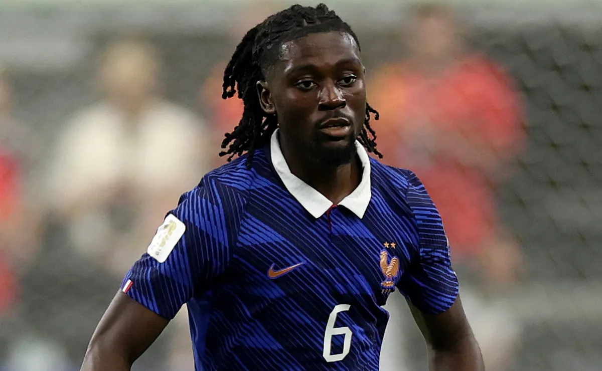Manchester United Agree Personal Terms With Manu Kon As Roma Await 