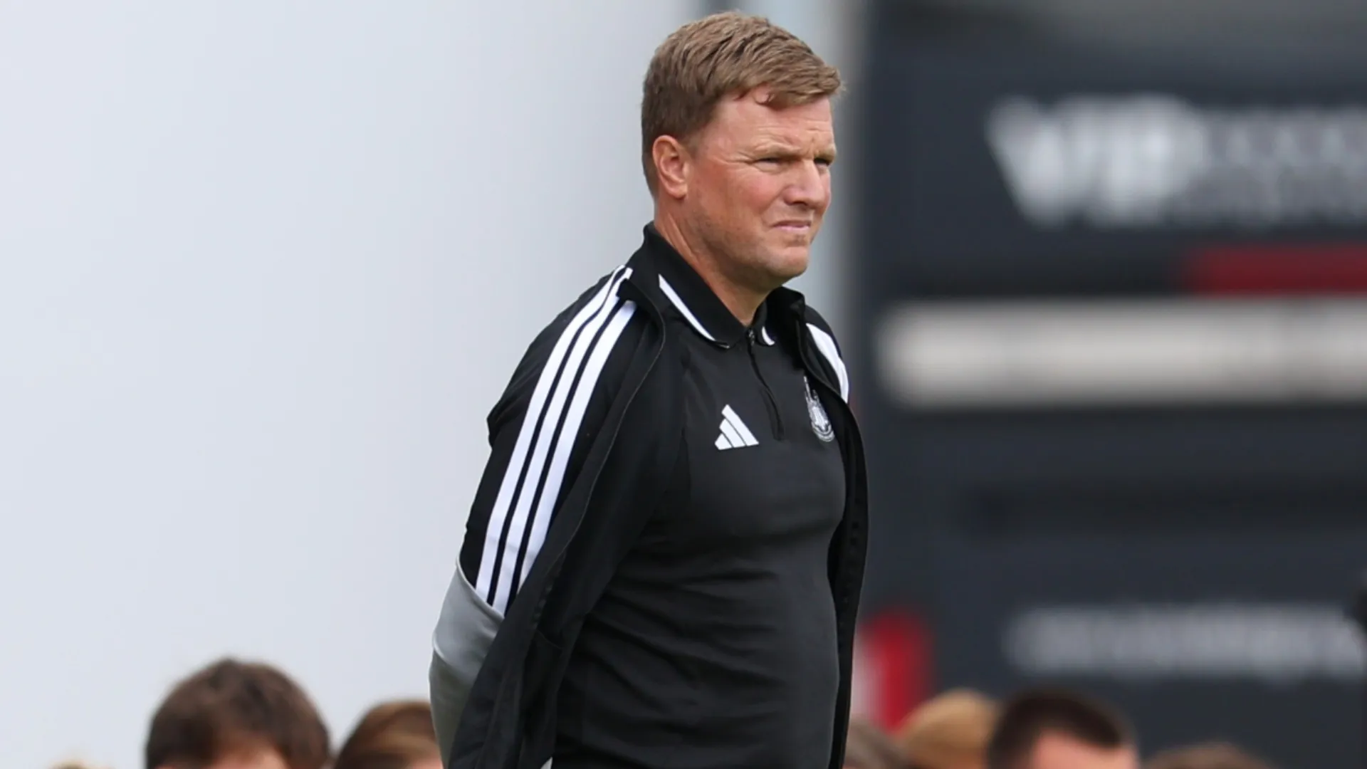 Howe wants to keep the captain (Ed Sykes/Getty Images)