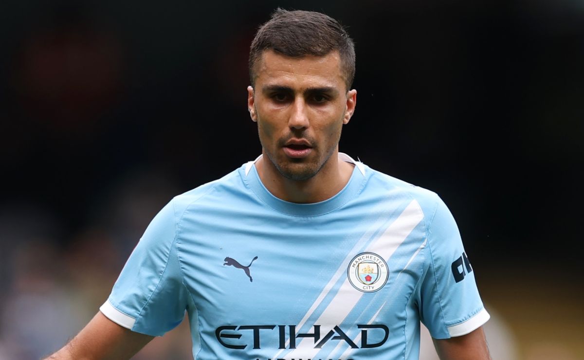 PSG and Barcelona join Real Madrid in the race for Manchester City’s Rodri