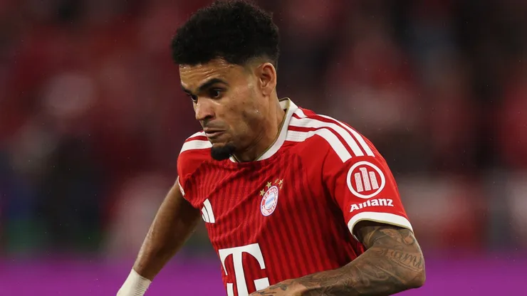 Luis Diaz of FC Bayern Munich runs with the ball during the UEFA Champions League 2025/26.
