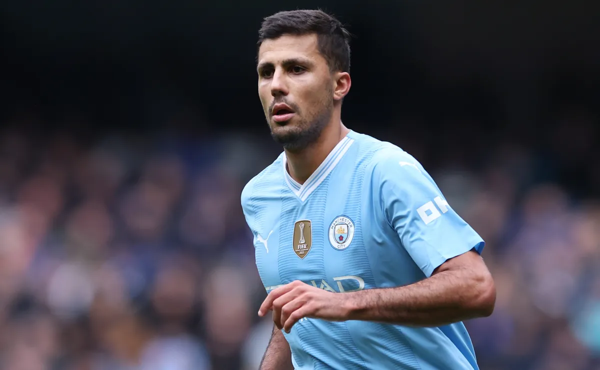 Real Madrid ready to make a move for Rodri as Manchester City reportedly await bids from PSG and Barcelona