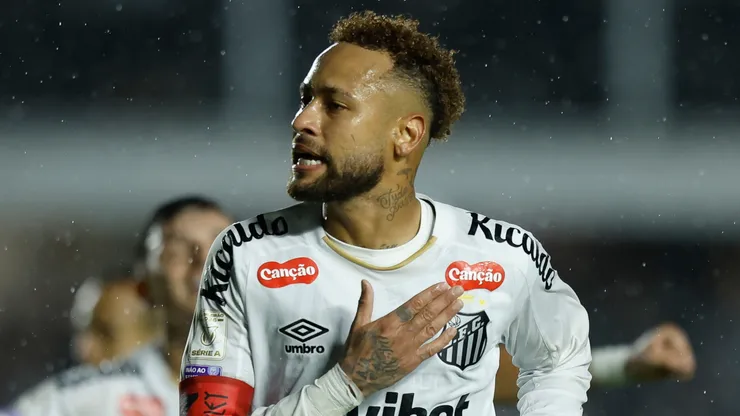 Neymar of Santos celebrating.