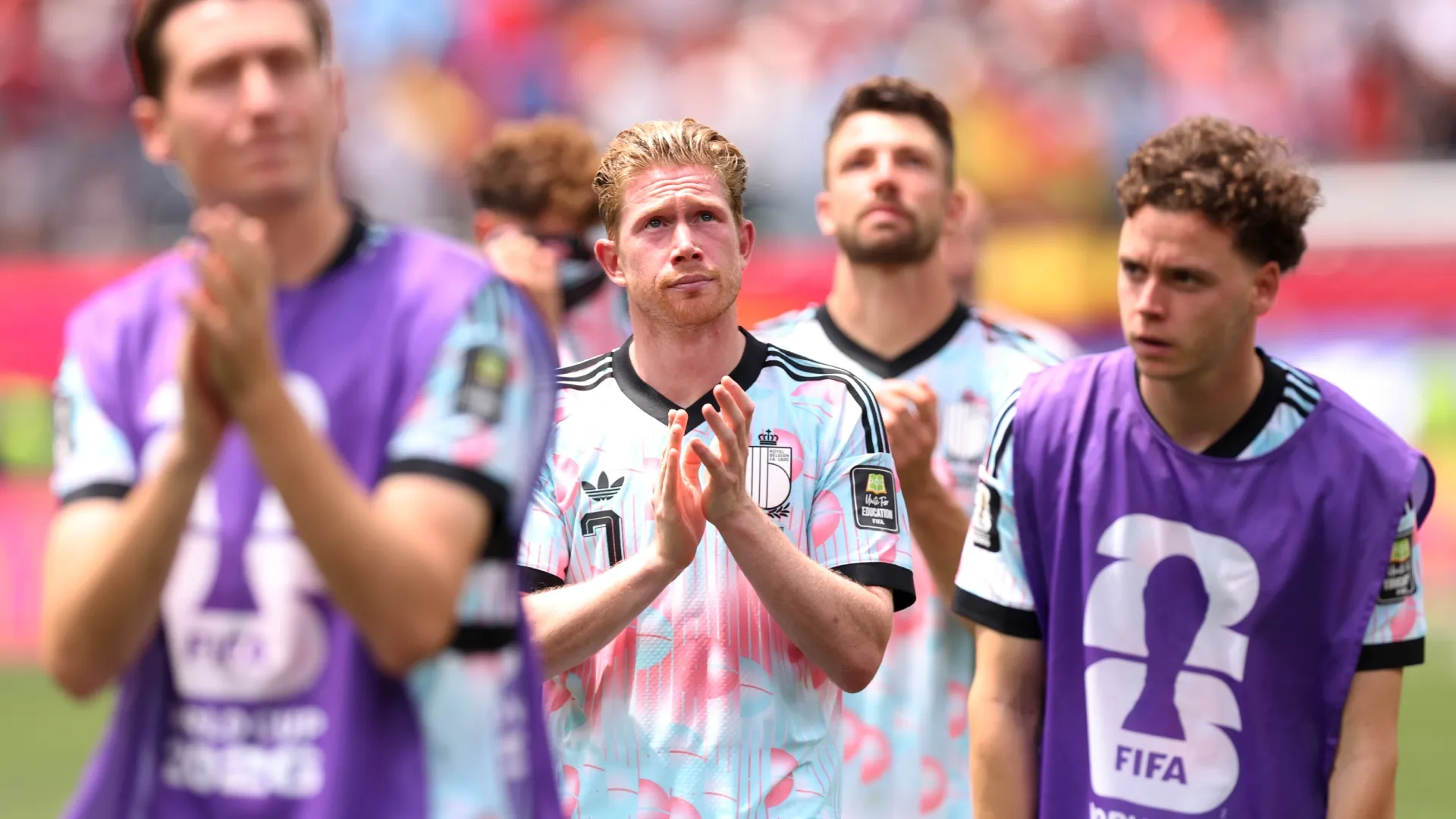 Kevin De Bruyne #7 of Belgium applauds fans after the elimination from the 2026 World Cup.