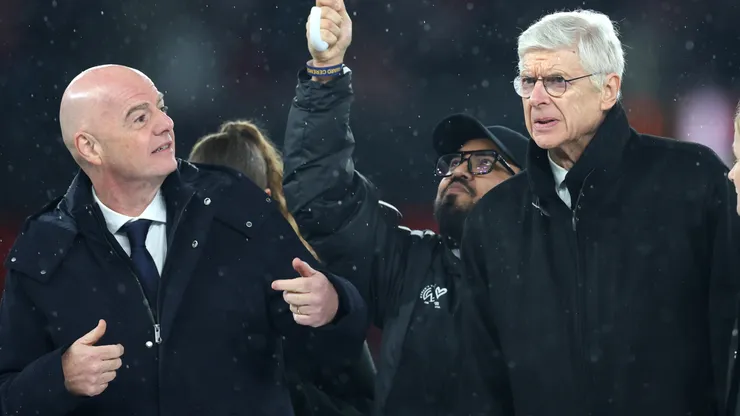 FIFA President, Gianni Infantino and Arsene Wenger look on