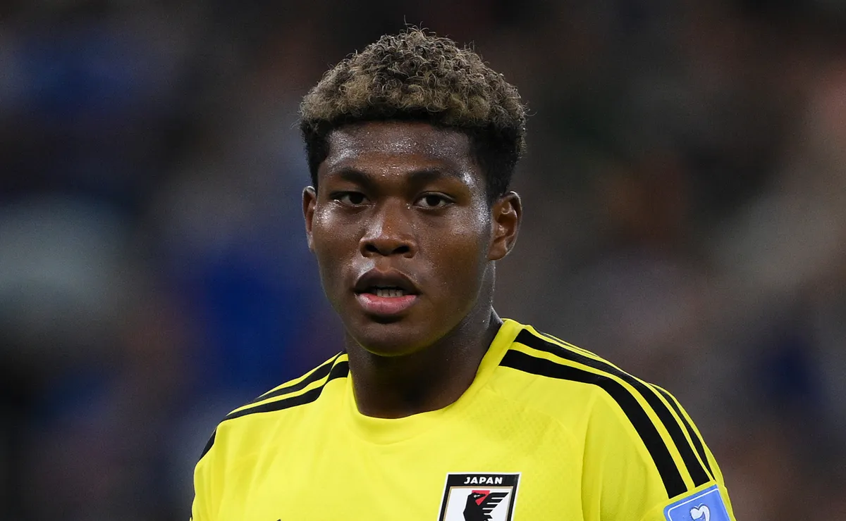 PSG Nears Deal for Japanese Goalkeeper Zion Suzuki Amid Role Uncertainty
