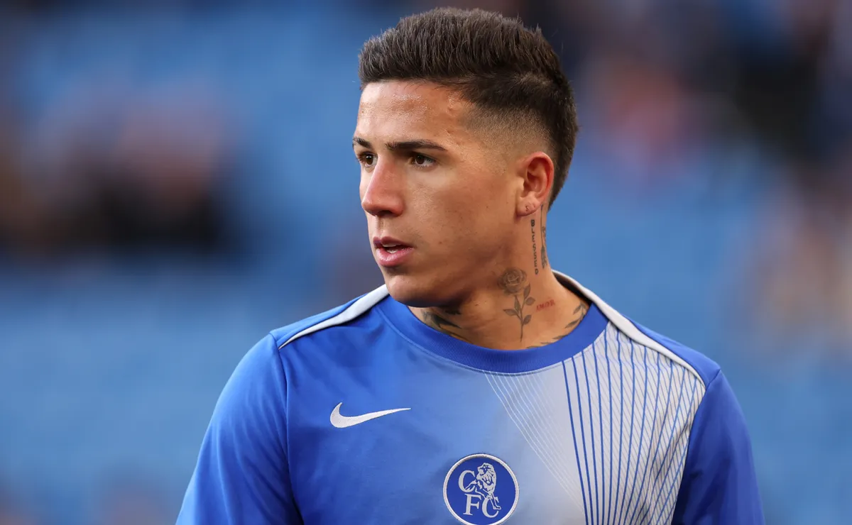 Chelsea Eyes Replacements for Enzo Fernandez Amid Manchester City Interest