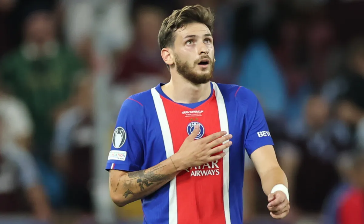 Khvicha Kvaratskhelia Benched for PSG's Match Against Lille