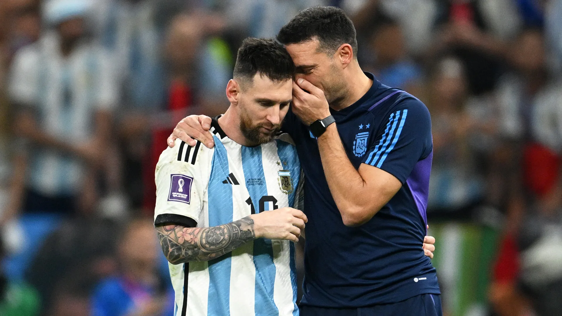 Lionel Messi and Lionel Scaloni during the 2022 World Cup. (Getty Images)