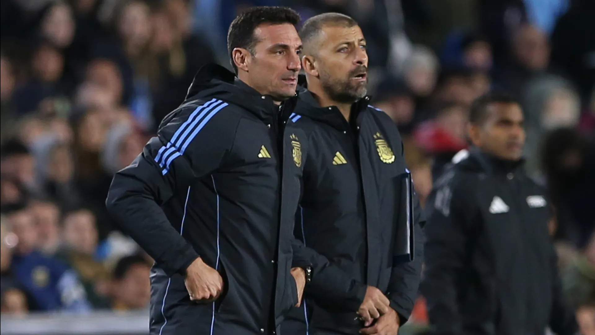 Lionel Scaloni and Walter Samuel during a FIFA World Cup 2026 Qualifier. (Getty Images)