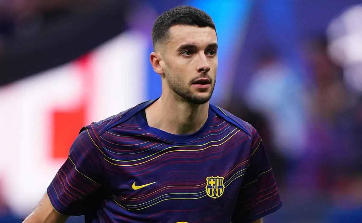 Why is Joan Garcia not playing for Barcelona vs Sevilla in the 2026-27 LaLiga season?