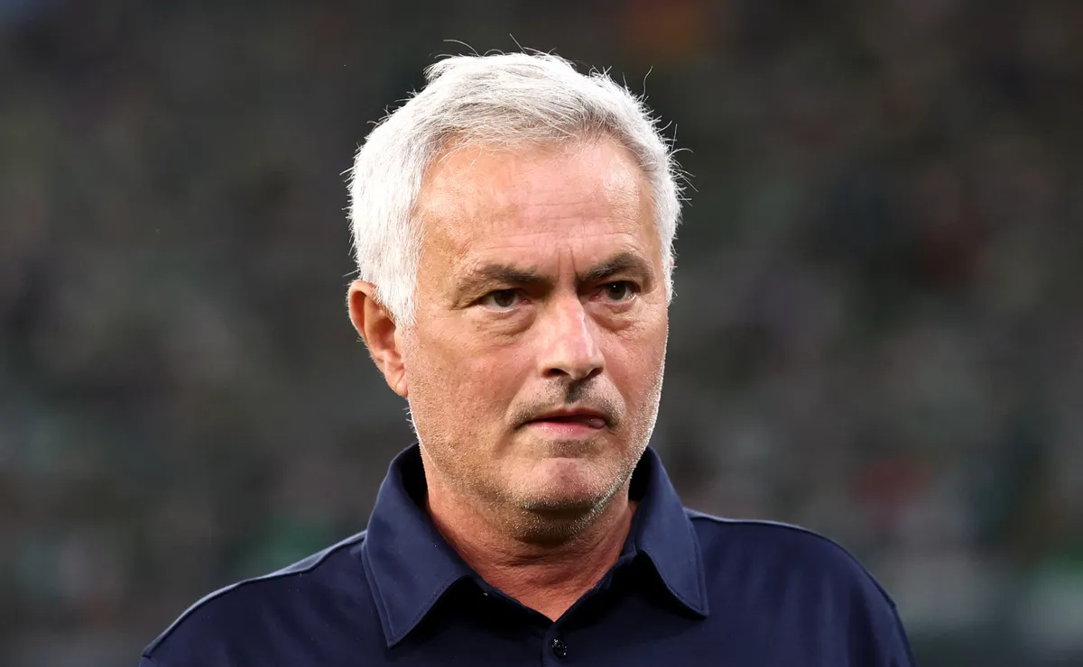 Atletico Madrid issue blunt response to Real Madrid after Jose Mourinho’s photo-printout referee rant