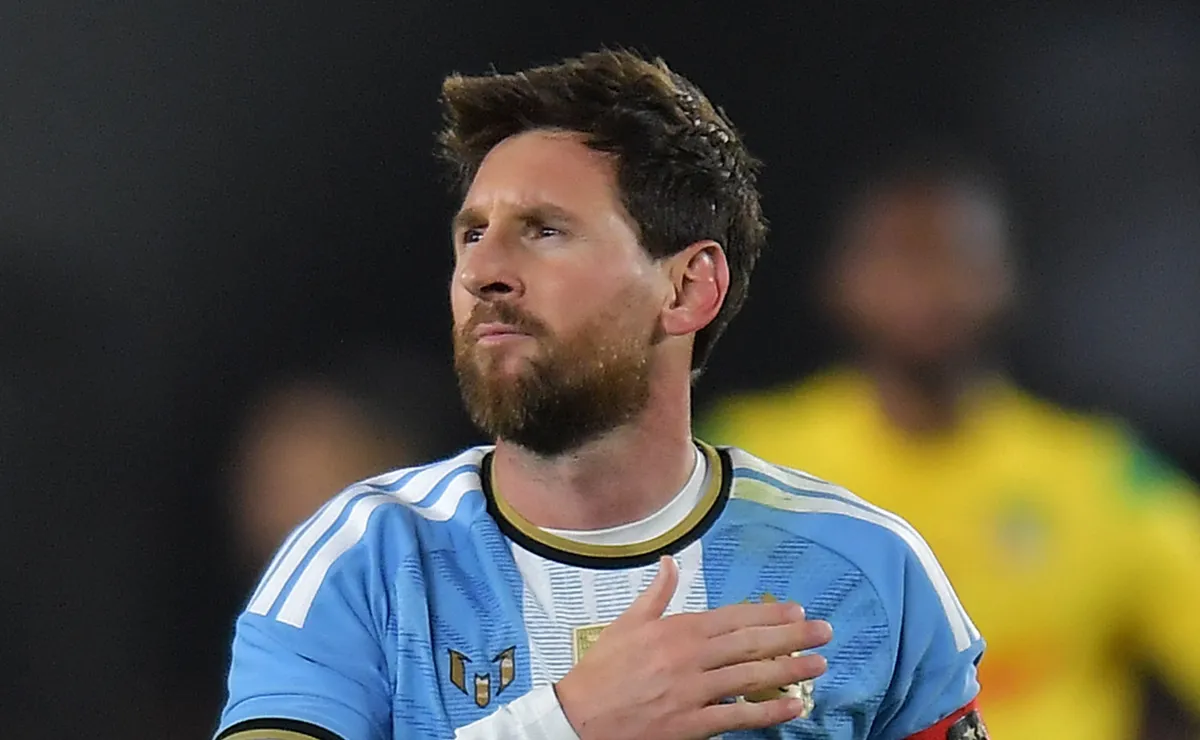 Lionel Messi retires from Argentina with a goal in 3-0 victory over Benin