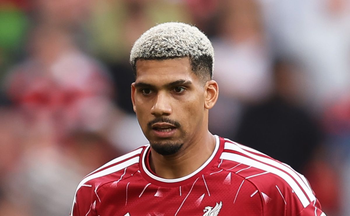 Araujo's Liverpool Loan Sparks Talk of Permanent Deal, but the Uruguayan Says It’s Too Soon
