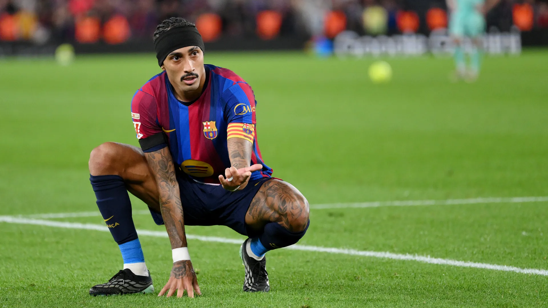 Raphinha celebrates a goal vs Deportivo Alaves. (Getty Images)